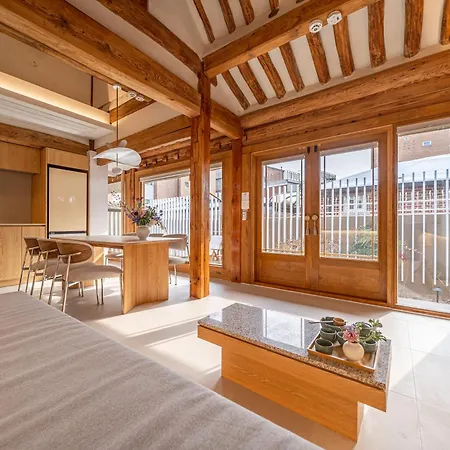 Seoul Premium Hanok Memorystay Hyoja